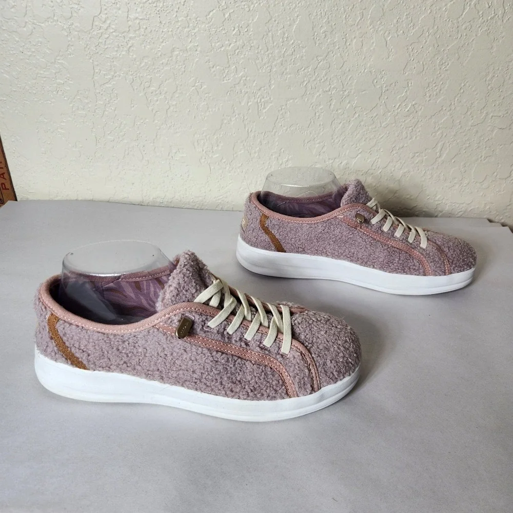 Hey Dude Karina Sherpa Tuscany Pink Women Sneakers Size 8